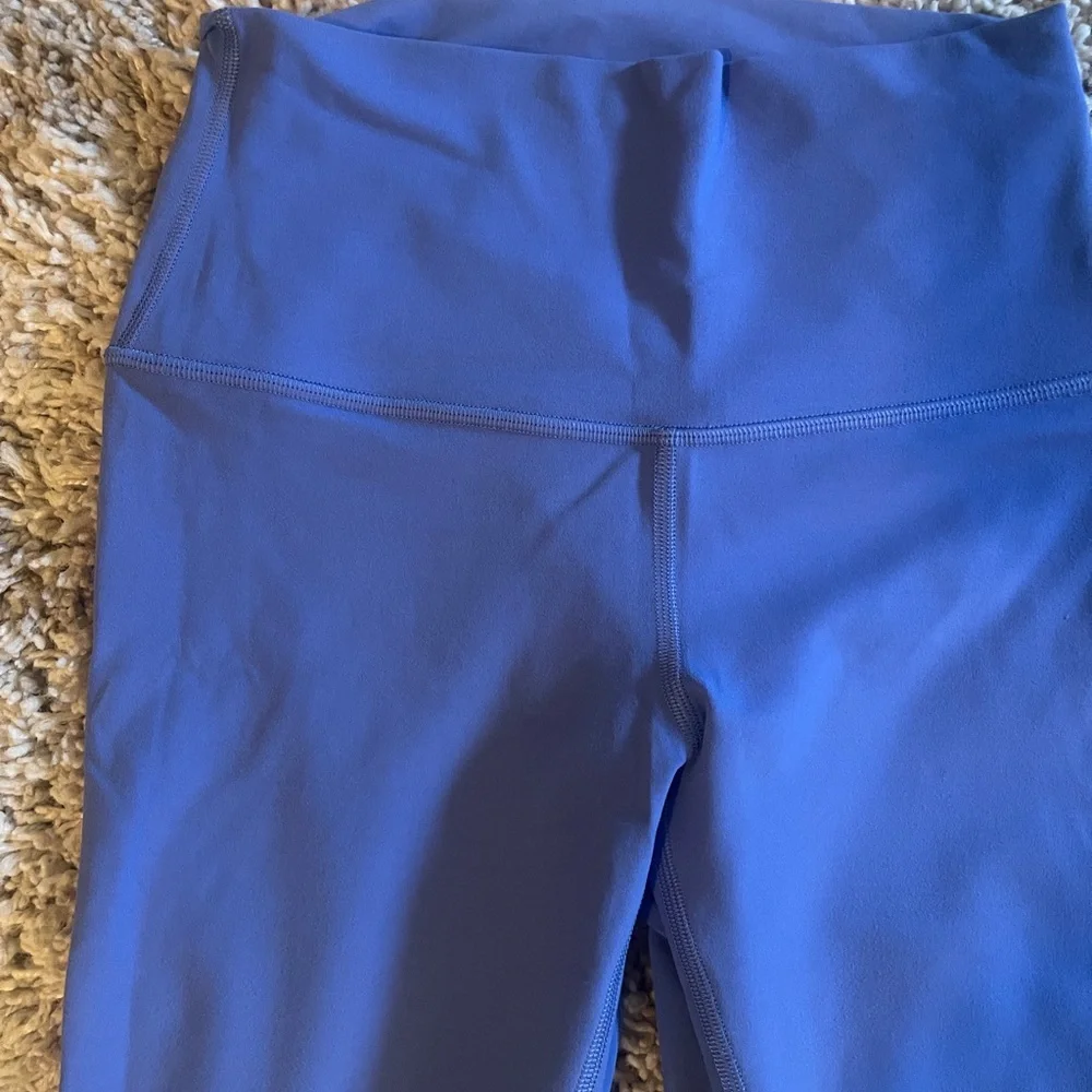 Lululemon Wild Indigo Align leggings - Picture 4 of 10